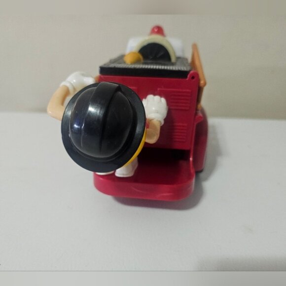 M   M Fire Truck Candy Dispenser 11   Toy 2006 Limited Edition - Picture 5 of 7
